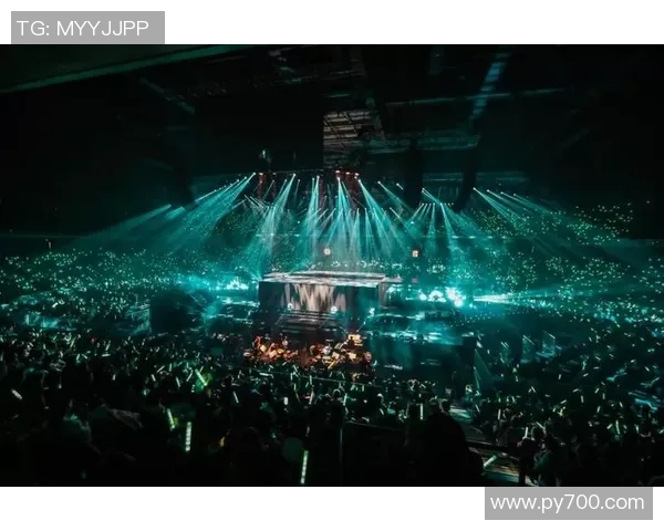 围绕当代足球明星成长轨迹的竞技辉煌与人生故事探索全景呈现魅力