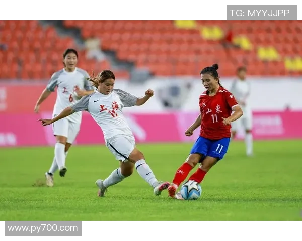 梅州客家队奋勇拼搏力争胜利 打造足球新风貌挑战强敌不容忽视