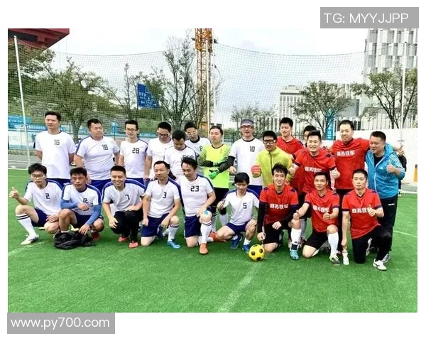 聚焦足球运动员成长路径探讨球星从青训到职业赛场的蜕变之旅全貌